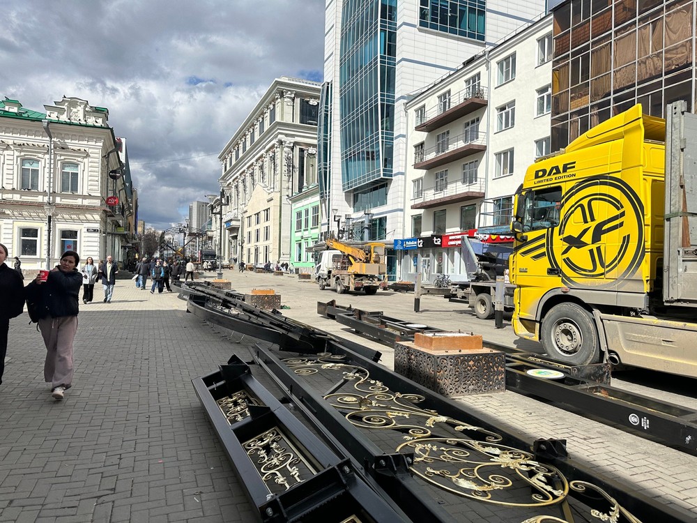 С улицы Вайнера в Екатеринбурге убрали медиаэкран