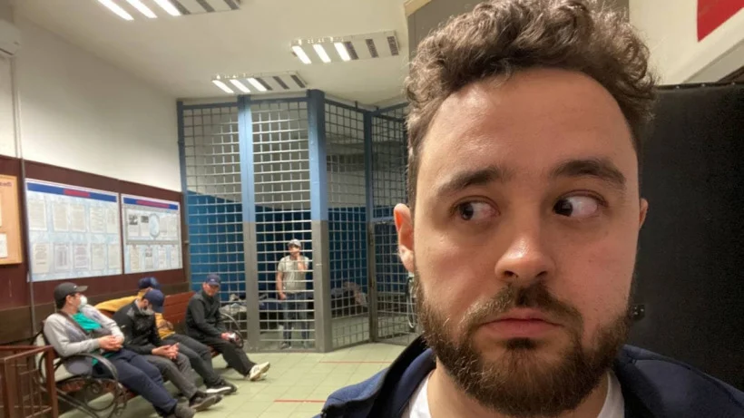Никита Могутин в полиции. Фото: телеграм-канал «Плохие новости 18+»