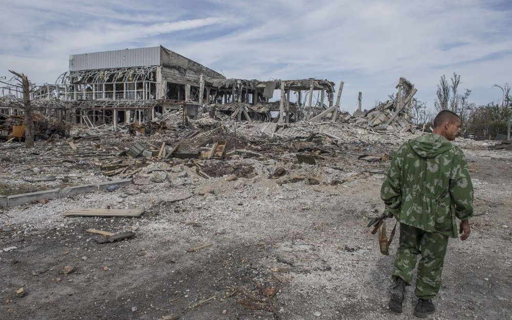 Разбомбленный аэропорт Луганска в 2014 году. Источник фото: tsn.ua