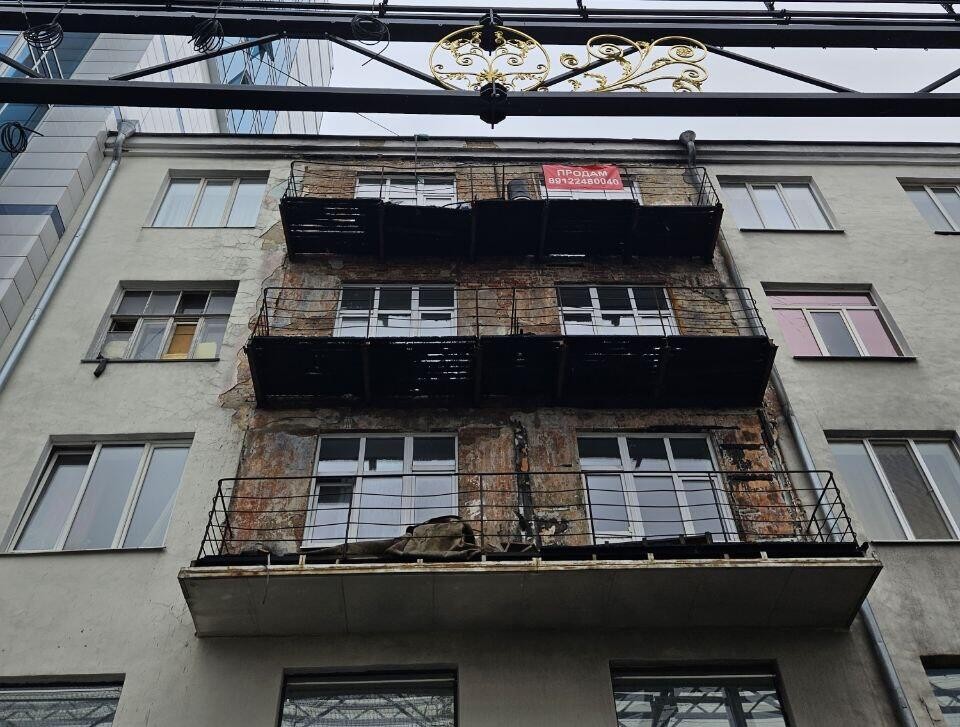 Так сейчас выглядит фасад здания. Фото: Елена Елизарова / It's My City 