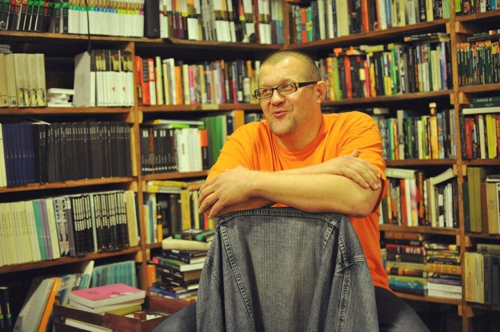 Алексей Мельников в книжном магазине «Йозеф Кнехт». Фото: «Йозеф Кнехт» / сообщество «Вконтакте»  