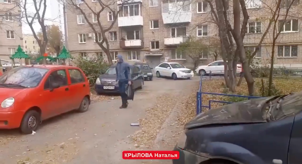 Дом на Куйбышева, 96, гимназия расположена напротив. Стоп-кадр видео со страницы Натальи Крыловой в Facebook