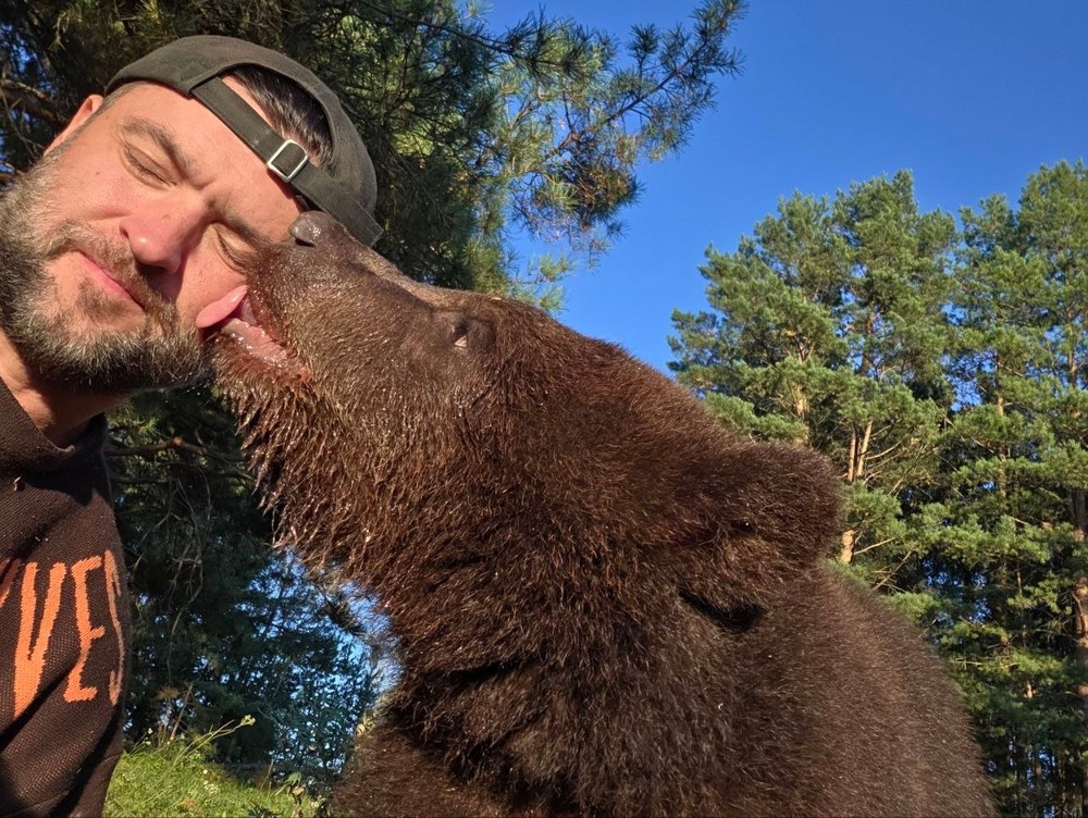 Кирилл Потапов с одним из своих подопечных. Фото: телеграм-канал Кирилл Потапова