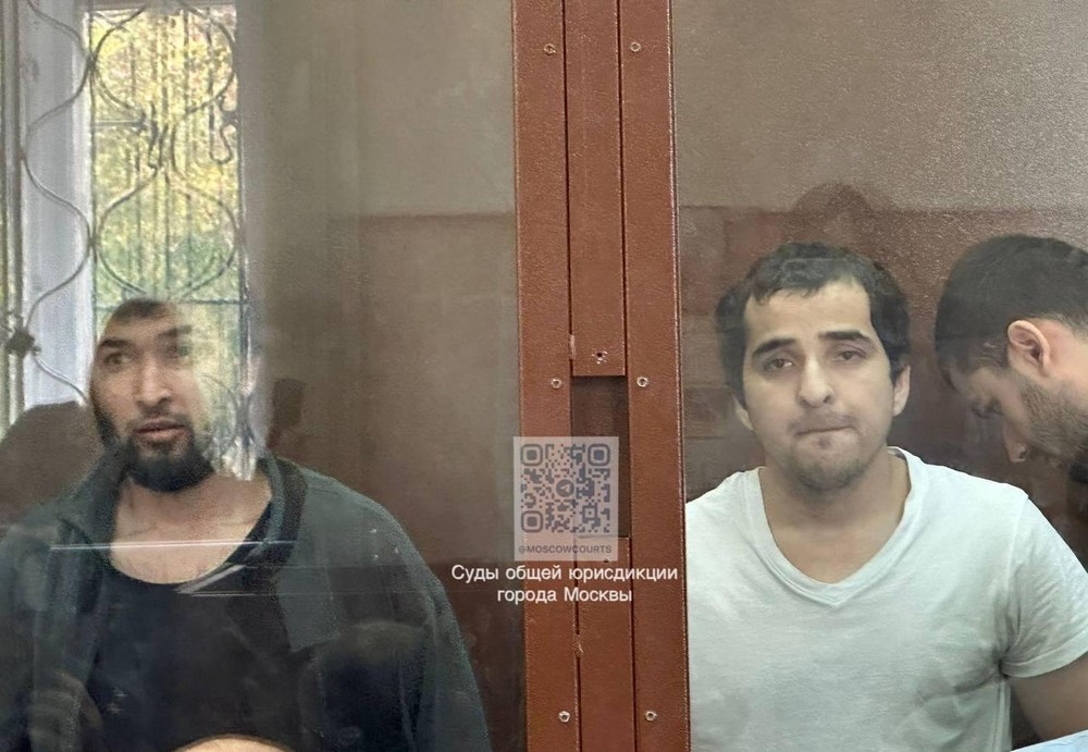 Хусейн Хамидов из Екатеринбурга (справа) / телеграм-канал судов общей юрисдикции города Москвы