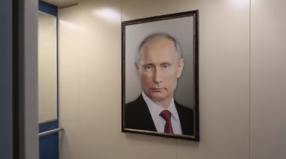 Стоп-кадр видео на  youtube-канала «Эхо Москвы»