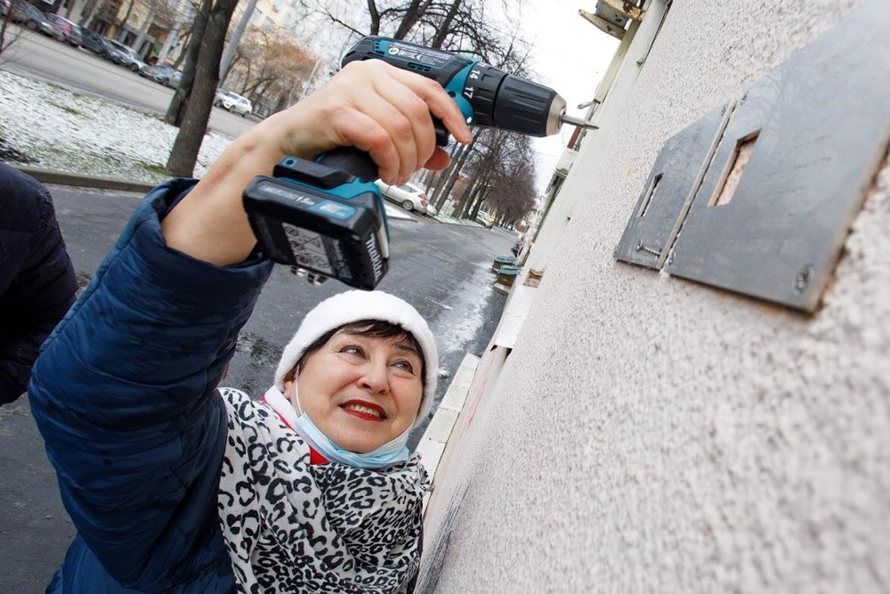 Анна Пастухова на одной из акций «Последнего адреса». Фото: Марина Молдавская / It's My City