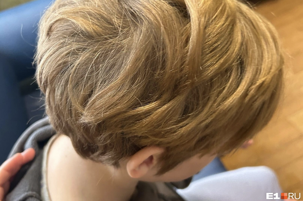 11-летняя сестра Дарьи, которую насильно постригли коротко. Фото: Е1
