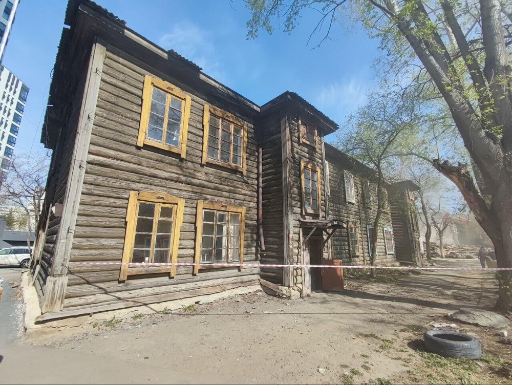 Вид на здание до сноса. Фото: телеграм-канал «Коренной екатеринбуржец»